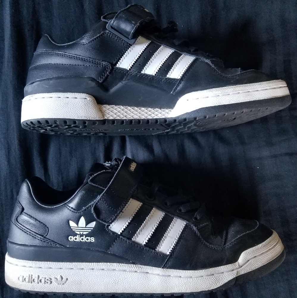 Adidas Sneakers